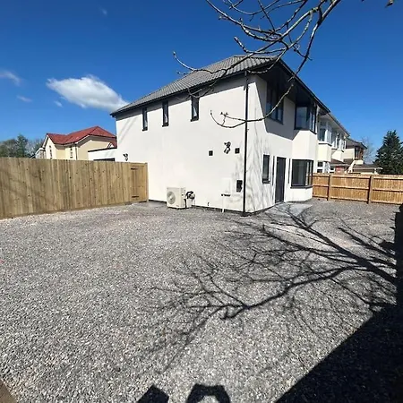 Luxury 4 Bedroom House-2