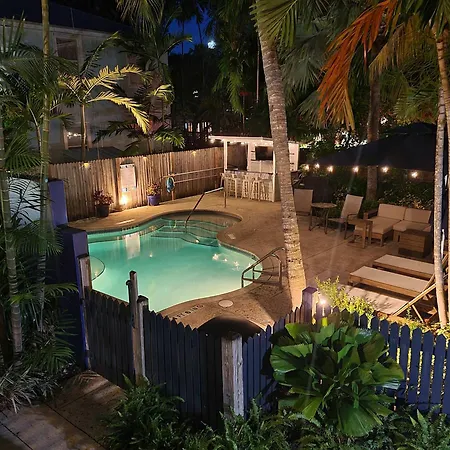 Duval Street Suite Overlooking Duval With Parking And Pool-3