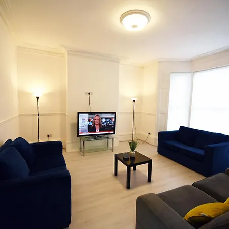 Cozy And Spacious 7-Bed House Liverpool-2
