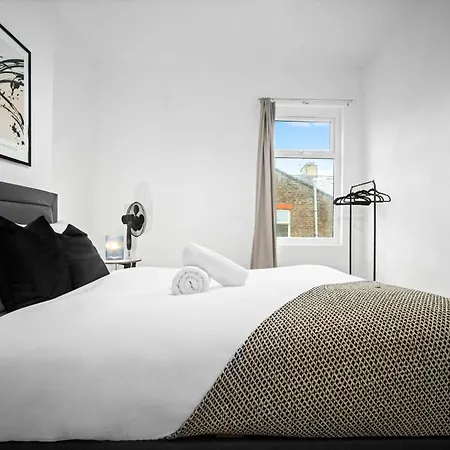Anfield Four-Bed Spacious Getaway Haus-2