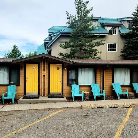 Rundle Mountain Lodge-2