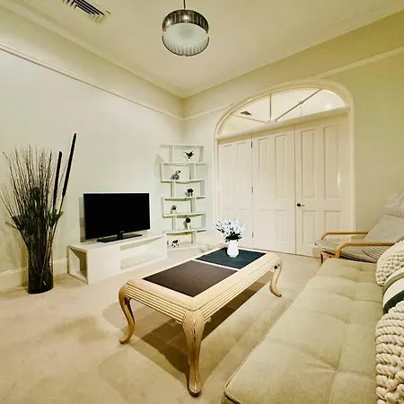 House 3 Bedrooms 2 Baths 2 Parkings In Mosman-2