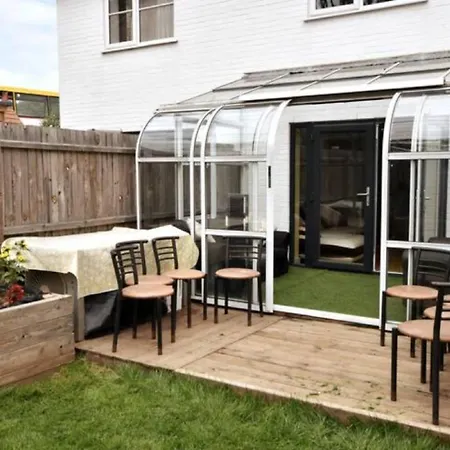 Chaucer House Holiday Home-3