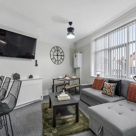 Anfield Cosy Stays - Close To Stadium - Sleeps 14-2