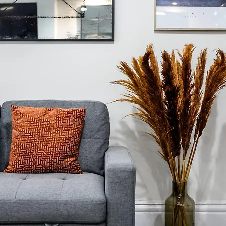 Anfield Cosy Stays - Close To Stadium - Sleeps 14-3