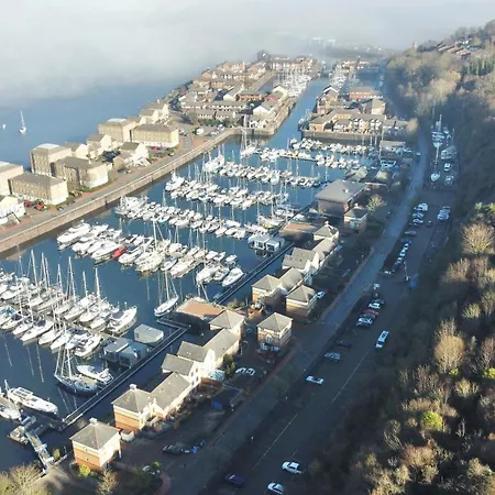 Rooms At Penarth Marina-3