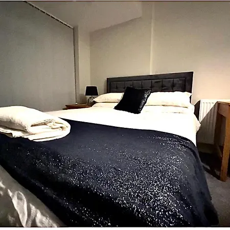 The Coral Guest House Southampton, Family Rooms, Suitable For Contractors-2