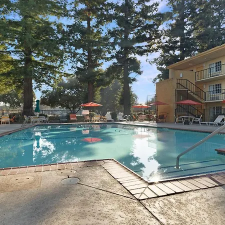 Howard Johnson By Wyndham Sacramento Downtown-3