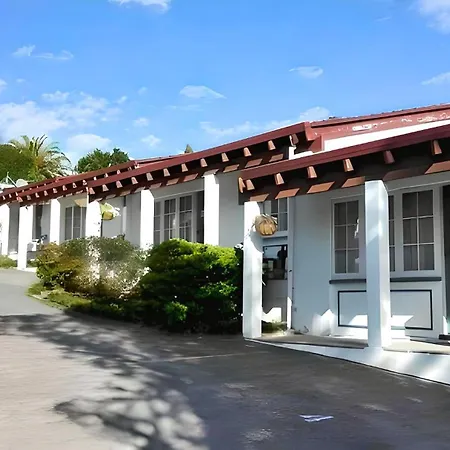 Browns Bay Olive Tree - Pet Friendly Family Apartment-3