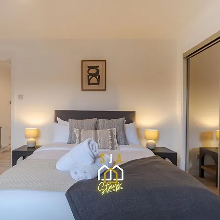 Merkland Stay - Sja Stays - Modern 2 Bed Apartment-3