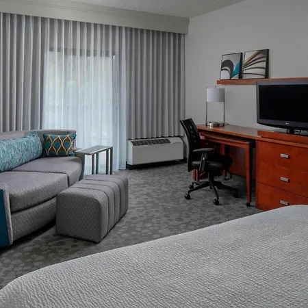 Courtyard By Marriott Jacksonville At The Mayo Clinic Campus/Beaches-2