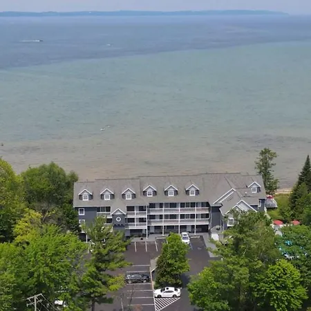 North Shore Inn Tc 306-2