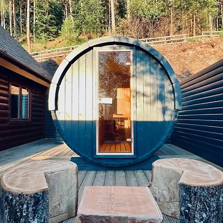 Lodges On Loch Ness-2