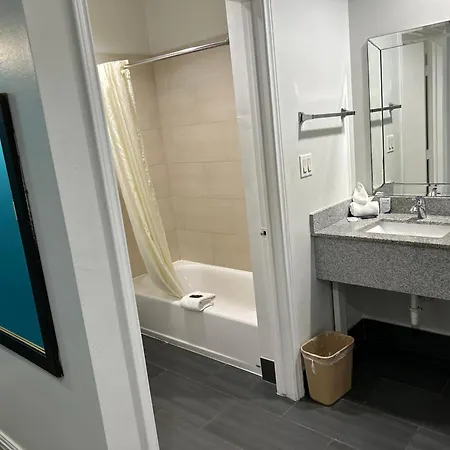 Regency Inn & Suites-3