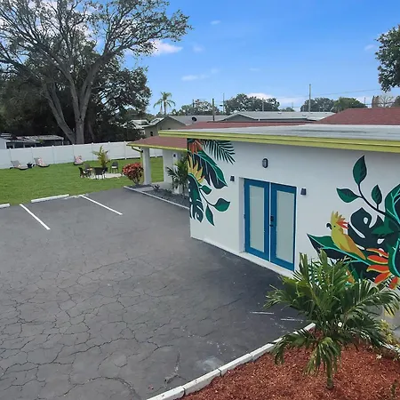 Palm Cove Motel-3