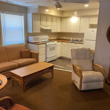 The Admiral Hotel/Motel-3