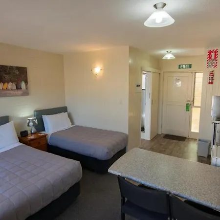 Howick Motor Lodge-3