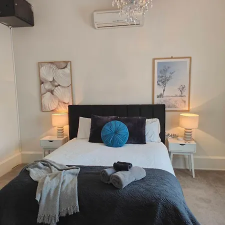 Beautiful Villa With Parking 5 Mins To One Nz Stadium-2