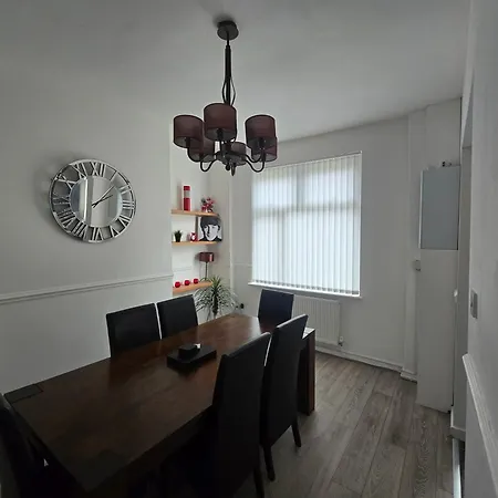 Anfield Guest House Sleeps 5-3