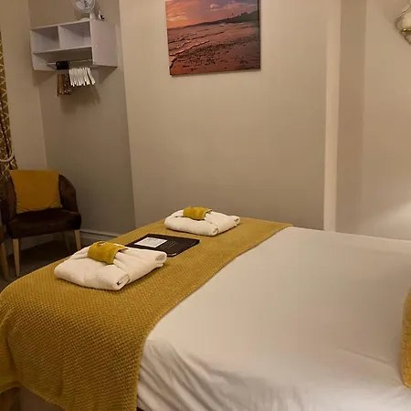 Cliveden Guest House-3