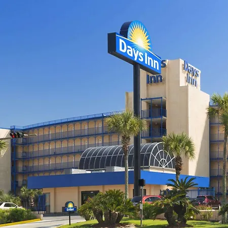 Days Inn By Wyndham Panama City Beach Beachfront Resort-3