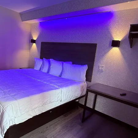 The Vine Hotel Bronx New-2
