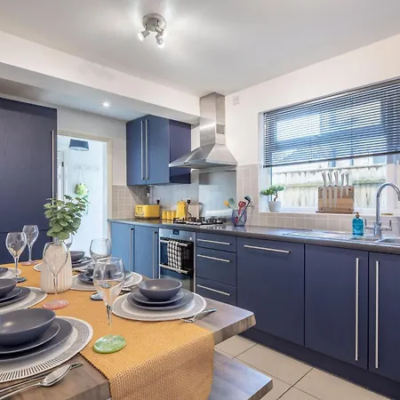 Stylish 3-Bed Home In The Heart Of Cambridge-3