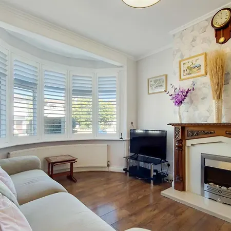 Eejs Charming London 6 Bedroom Home - With Large Garden-2