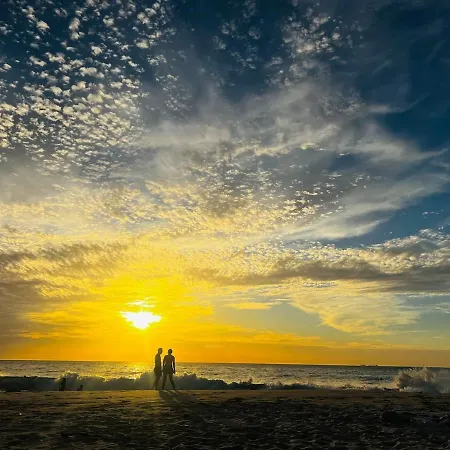 Perfect City Beach Getaway-3