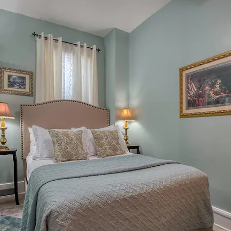 Victorian House Bed And Breakfast-3