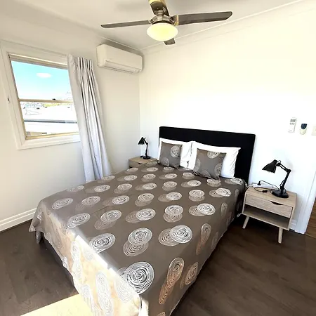 Hampton Court Apartments-2
