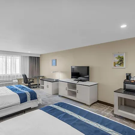 Baymont By Wyndham Kansas City North-2