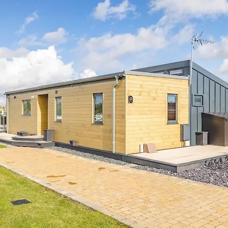 Racecourse Marina Lodge, Hot Tub, Gated Parking-2