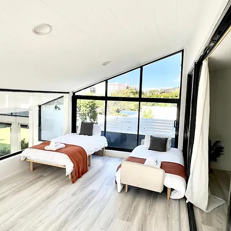 Amazing Ocean Villa Close To Natural Rock Pools-3