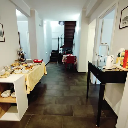 Belvedere Rooms Guest House-3