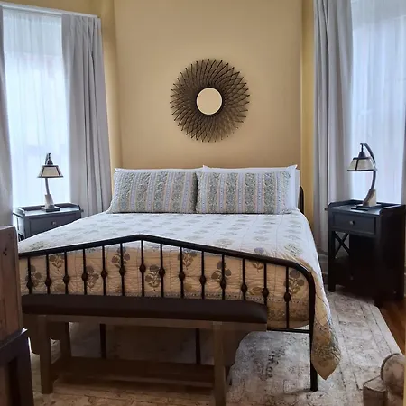 Bourbon Barrel Inn Bed & Breakfast-3