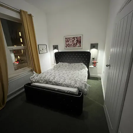 Eva Lodges-2