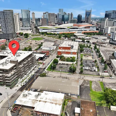 Honky Tonk Hideaway Walk To Broadway W Gym, Pool, Parking-3