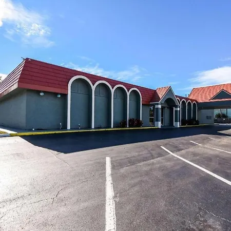 Econo Lodge-3