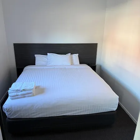 Queenshead Hotel-2