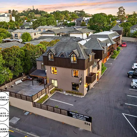Knights Inn-3