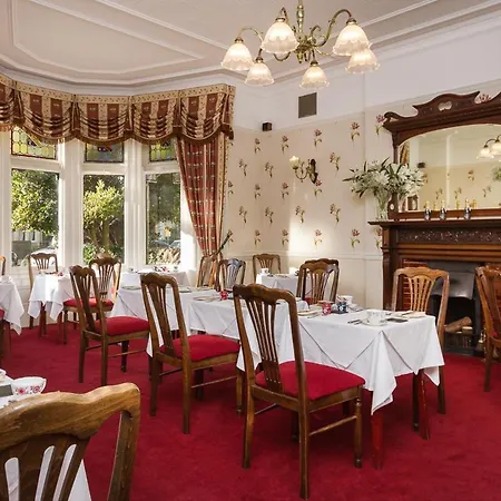 Lincoln House Private Hotel-3