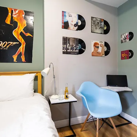 Starbeck Micro Hotel-3