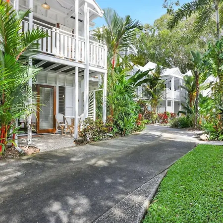 The Queenslander Family Townhouse Near Four Mile Beach-3