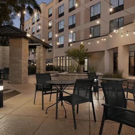Courtyard Phoenix North / Happy Valley-2
