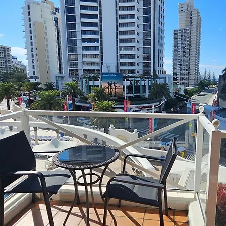Broadbeach Holiday Apartments-3