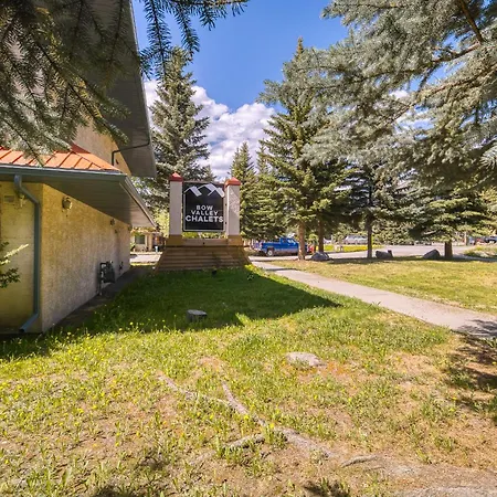 Bow Valley Chalets-Entire 2 King Bedrooms Townhouse-2