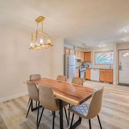 Bow Valley Chalets-Entire 2 King Bedrooms Townhouse-3