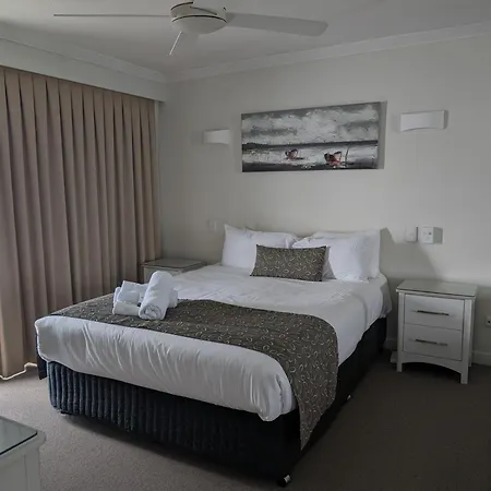 Pacific Surf Absolute Beachfront Apartments-2