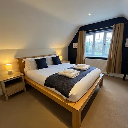 The Shoe Inn Rooms-3